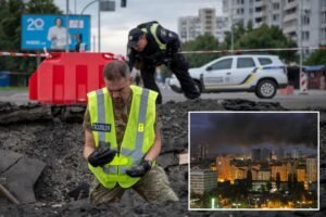 Read more about the article 10 wounded as Russia strikes Kyiv with ballistic missiles