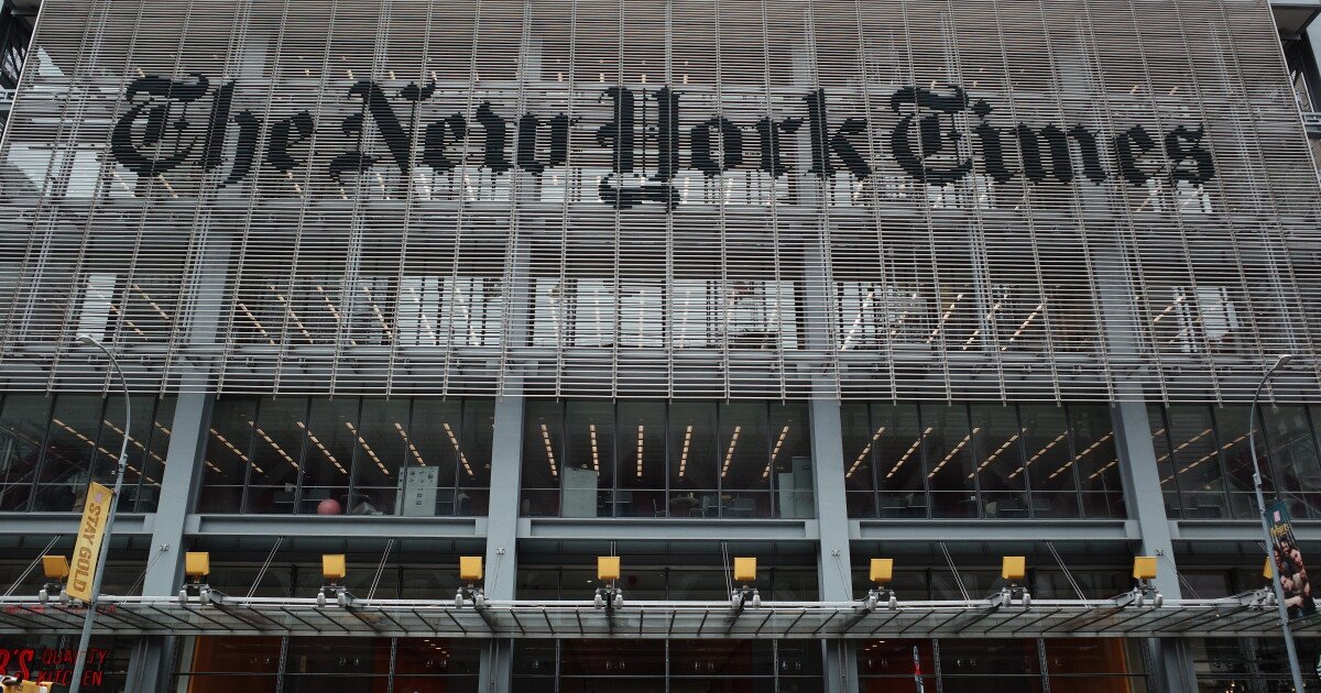 Read more about the article Justice Department subpoenas New York Times reporters over Air Force One reporting