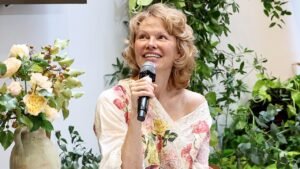 Read more about the article ‘Baywatch’ star Pamela Anderson reveals lush sprawling garden oasis
