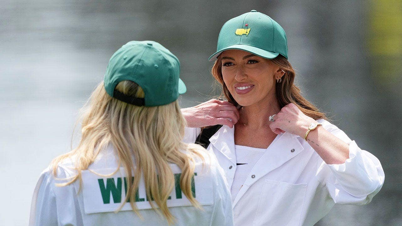 Read more about the article Paulina Gretzky hit the golf course dressed for success and won, Brooks Nader in her Baywatch red & a squirrel