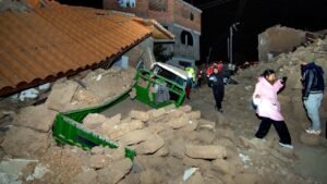 Read more about the article Peru earthquake kills at least 5, displaces 300 residents in Andes region