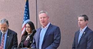 Read more about the article Rep. Scott Peters urges Trump administration to stop stalling DACA renewals