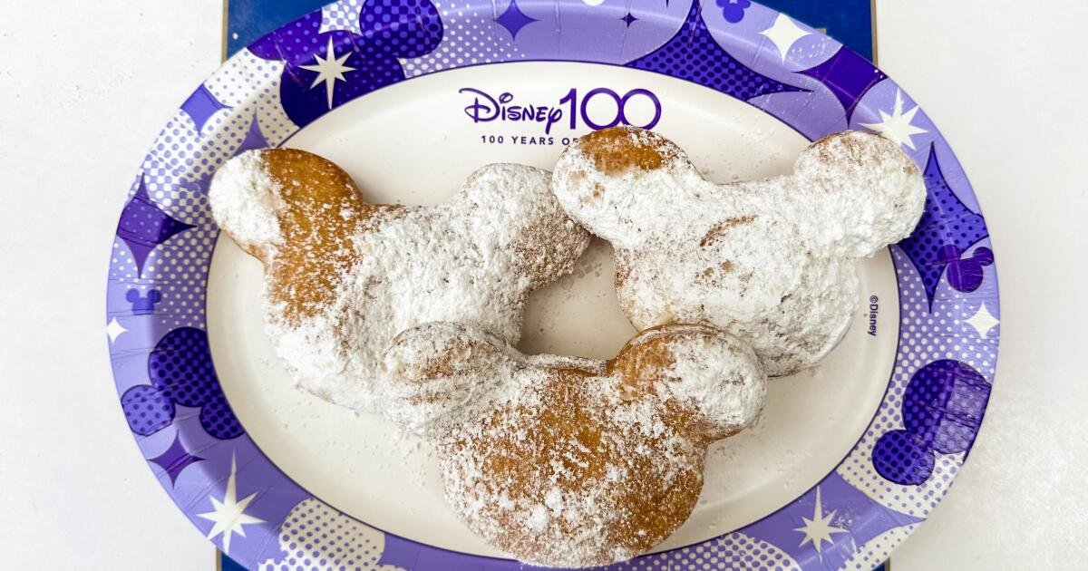 Read more about the article 15% more for a Mickey beignet? Sticker shock hits Disneyland customers over food price increases