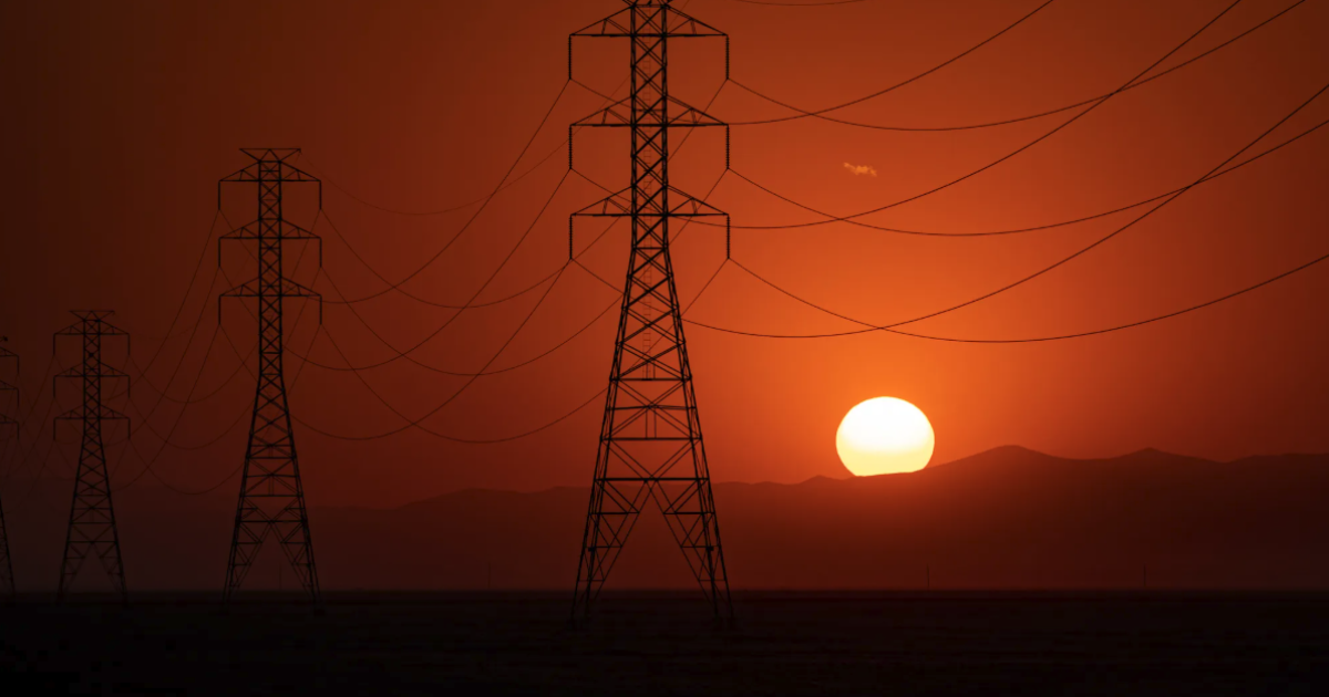 Read more about the article California restringe los cortes de servicios públicos mientras una peligrosa ola de calor se extiende por todo el estado