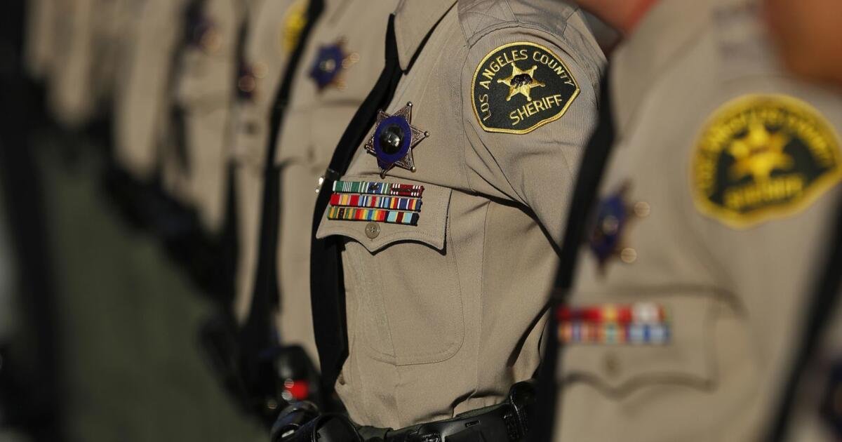 Read more about the article Ex-L.A. County sheriff’s deputy gets prison time for using search warrant for a private client