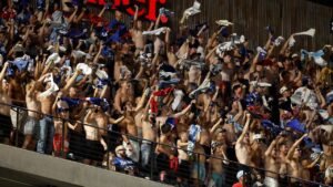 Read more about the article Angels end 106-game streak with walk-off win amid ‘tarps off’ cheer