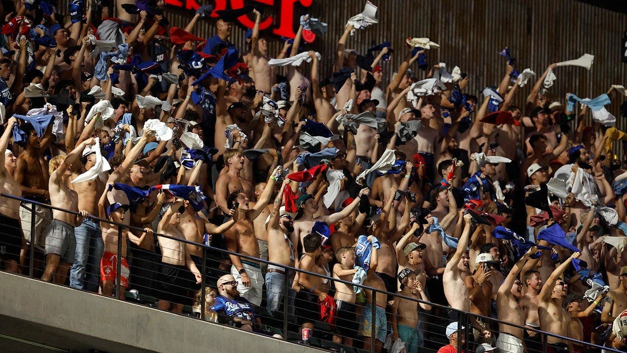You are currently viewing Angels end 106-game streak with walk-off win amid ‘tarps off’ cheer