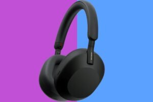 Read more about the article Your commute is loud. These Sony headphones are louder — in the best way