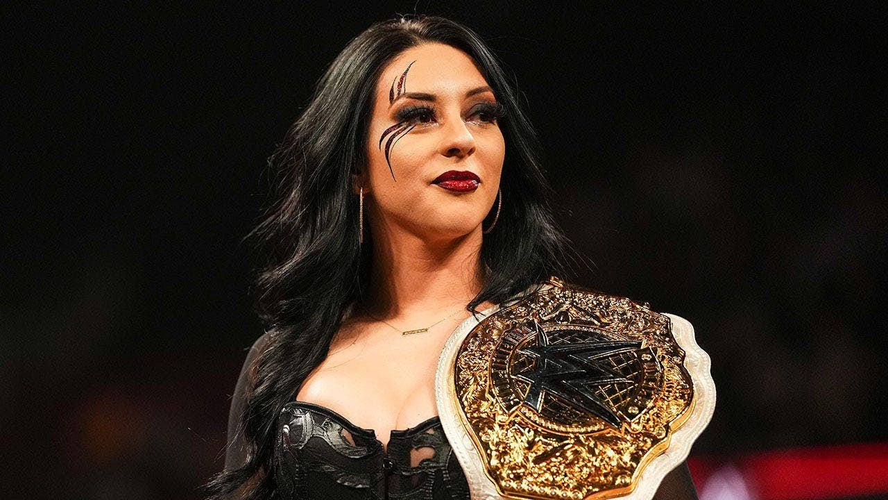 Read more about the article Wholesome exchange between popular cosplayer and WWE Superstar Stephanie Vaquer at Fanatics Fest went viral