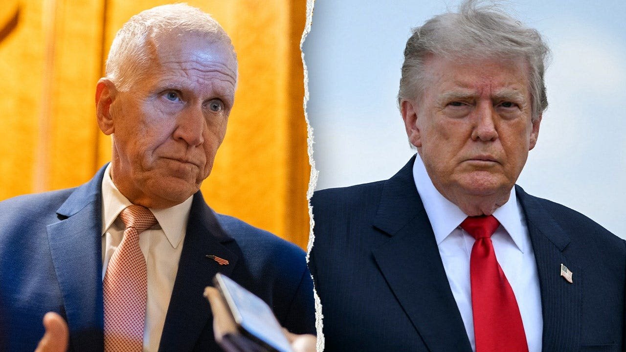 You are currently viewing Sen Thom Tillis brushes off Trump threat over Todd Blanche AG vote
