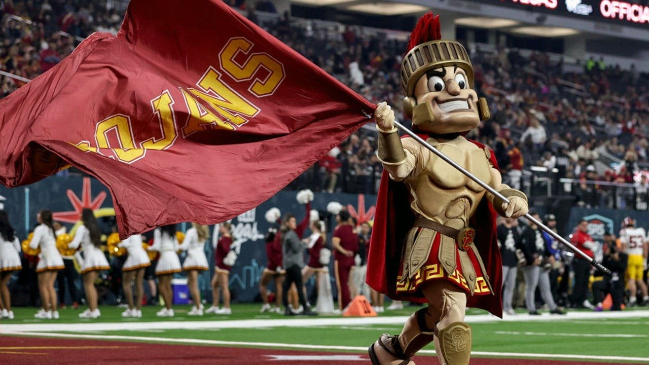 Read more about the article I am once again begging the folks in USC’s athletic department to study some Greek literature