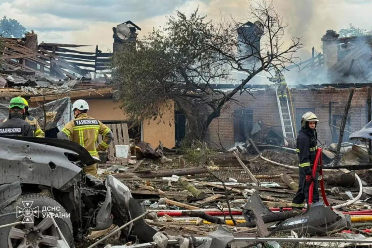 You are currently viewing Russian attack kills 3 in Ukraine as Romania downs second drone in 2 days