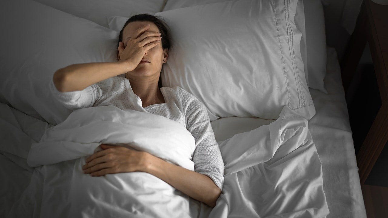 You are currently viewing Sleep deprivation linked to weight gain and larger waistline, study finds