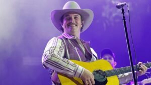 Read more about the article Zach Top says country music lost its ‘soul’ and bluegrass fills the gap