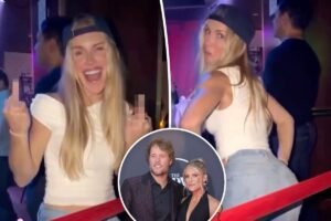Read more about the article Matthew Staffordâs wife Kelly shakes butt, flips off camera in wild birthday video