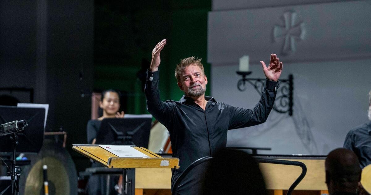 You are currently viewing Los Angeles Chamber Orchestra names tranformative new music director