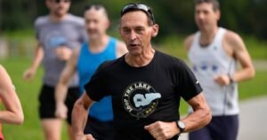 Read more about the article The warming climate is forcing marathons to consider changes to keep runners cool