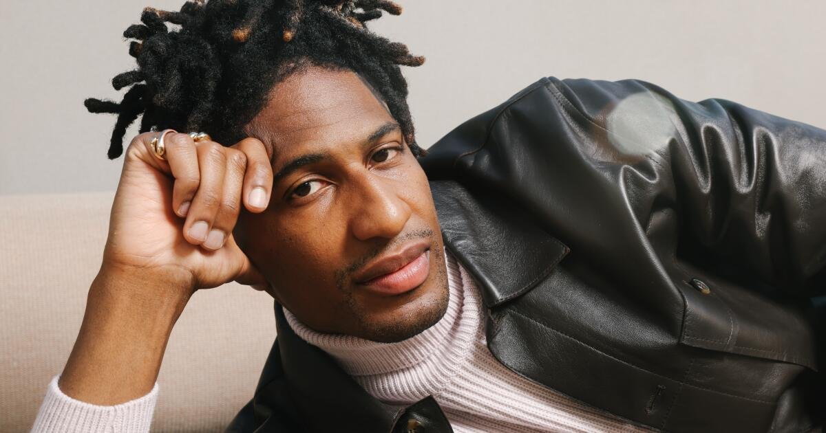You are currently viewing Jon Batiste calls off Connecticut music fest appearance, other concerts due to ‘personal circumstances’