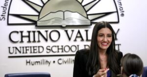 Read more about the article Book bans, LGBTQ+ outing policy under scrutiny in state candidate Sonja Shaw’s Chino Valley district