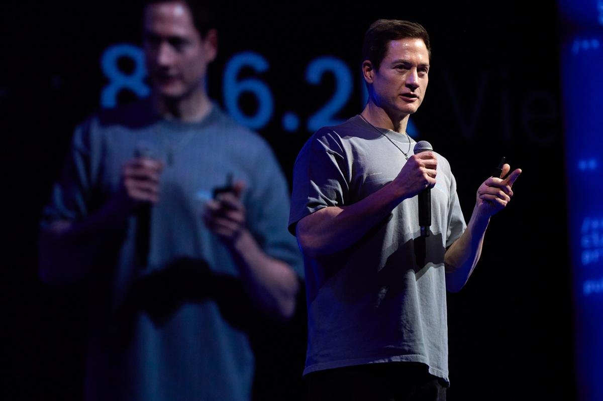 You are currently viewing Bryan Johnson says beer and pizza make him âsickâ â what he considers a âtreatâ