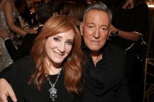 Read more about the article Bruce Springsteen’s wife, Patti Scialfa, in remission 8 years after blood cancer diagnosis