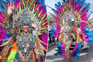 Read more about the article Rihanna dares to bare in bejeweled Carnival outfit at Barbadosâ Crop Over 2026