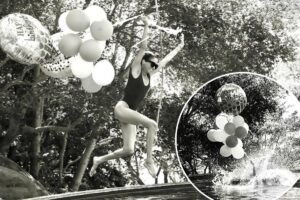 Read more about the article Meghan Markle makes a splash on her 45th birthday with poolside photos