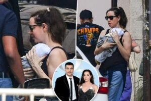 Read more about the article Aubrey Plaza seen with newborn for first time since welcoming baby with Christopher Abbott