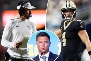 Read more about the article UCLA adds former Pro Bowl QB Derek Carr as volunteer coach