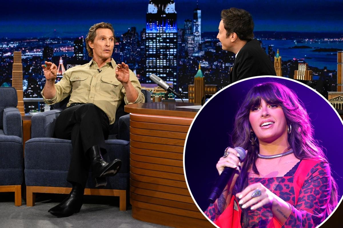 You are currently viewing Matthew McConaughey earns priceless reaction from âChoosinâ Texasâ singer after Oscar winner’s cover