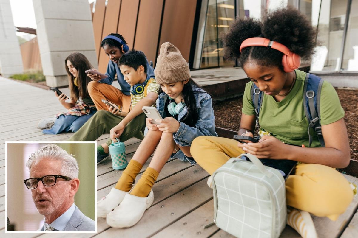 You are currently viewing New California law could change how kids consume social media forever