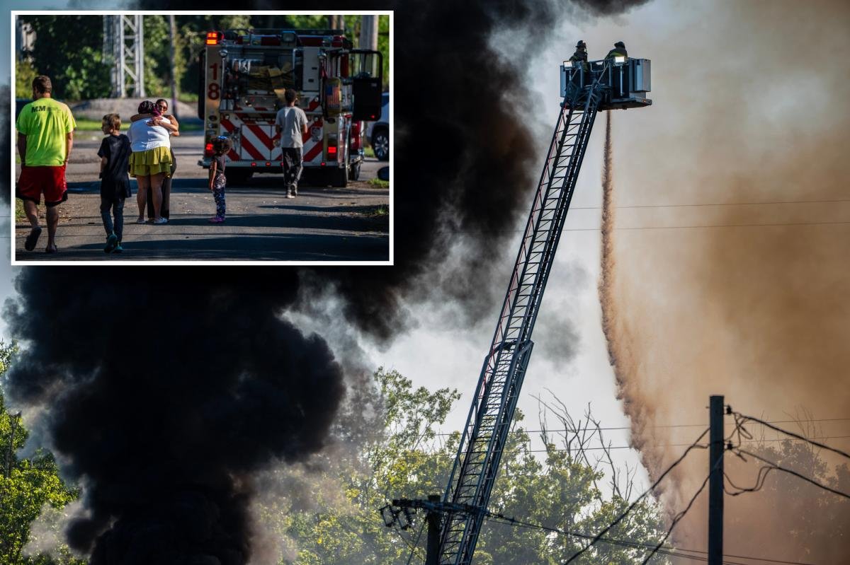 You are currently viewing 2 workers killed in explosion that left Ohio industrial building scorched in flames