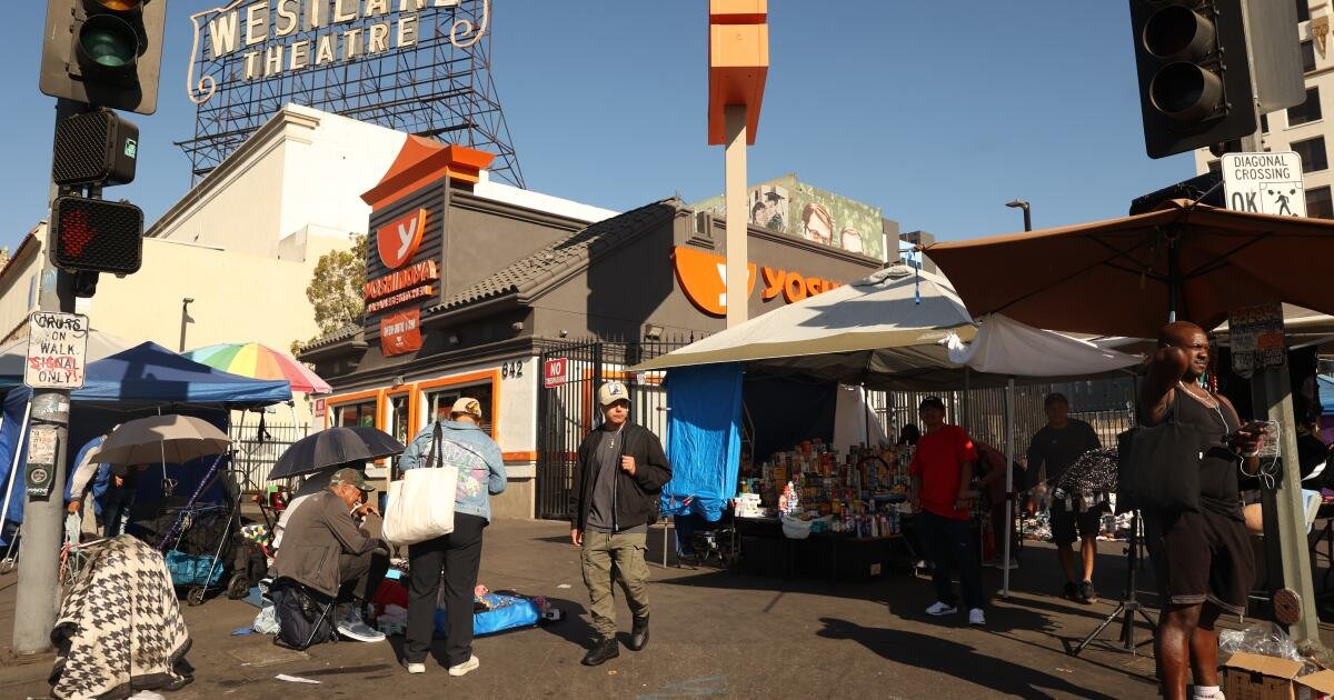 You are currently viewing Some oppose plan to move historic LGBTQ+ bar into their L.A. community