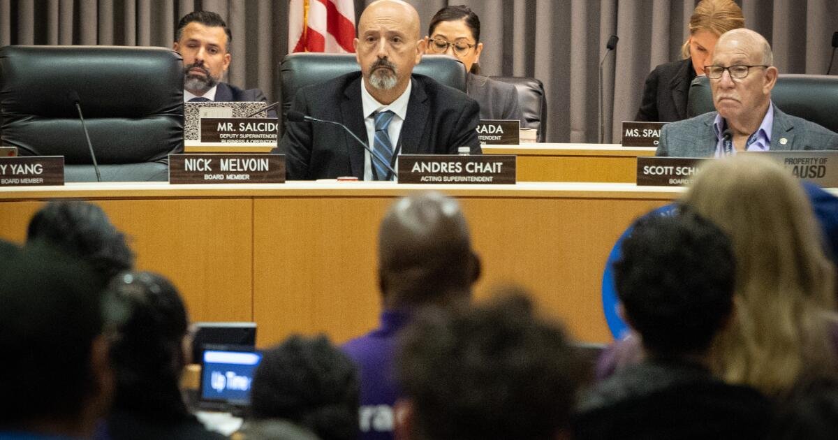 You are currently viewing LAUSD budget crisis remains severe, fiscal experts say, as district works to calm fears