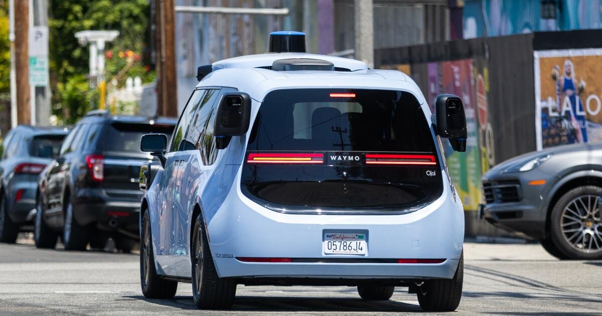 You are currently viewing Waymo wins approval for drastic expansion in Los Angeles, Bay Area regions