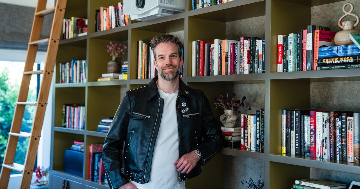 You are currently viewing Inside the Jeselnik Book Club: How Anthony Jeselnik is making reading cool