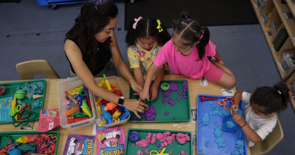 You are currently viewing How empty TK-12 classrooms can help fix California’s child-care crisis