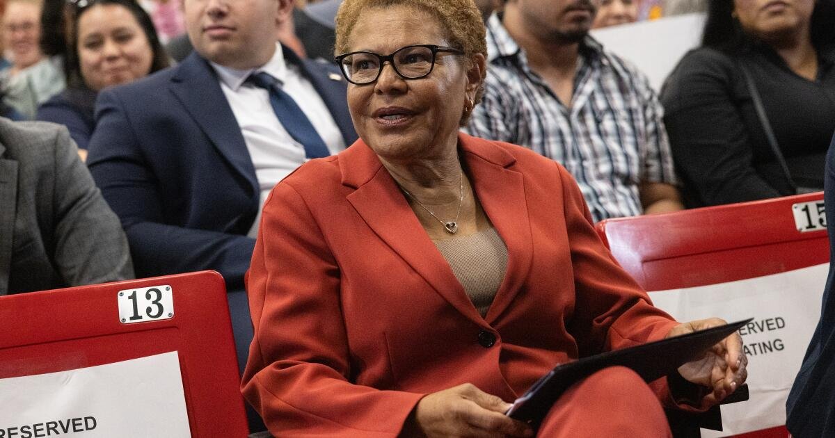 You are currently viewing It’s been a summer of bad news for Mayor Bass. Can she reset the narrative?