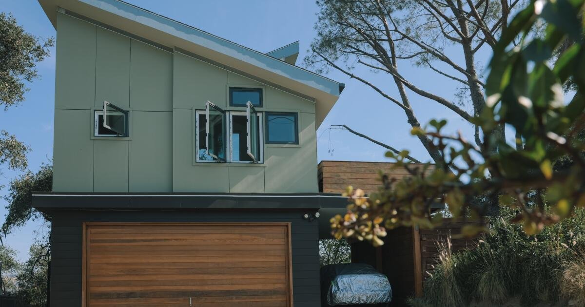 You are currently viewing Couple adds ADU that complements their Midcentury Modern home in L.A.