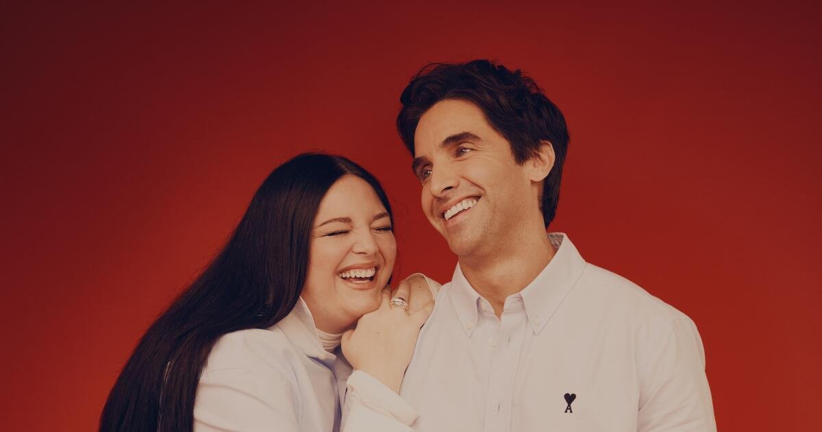 You are currently viewing Megan Stalter and Paul W. Downs on ‘Hacks’ duo, pay parity and more
