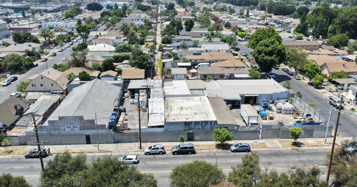 You are currently viewing Toxic site near South L.A. homes finally faces state cleanup order