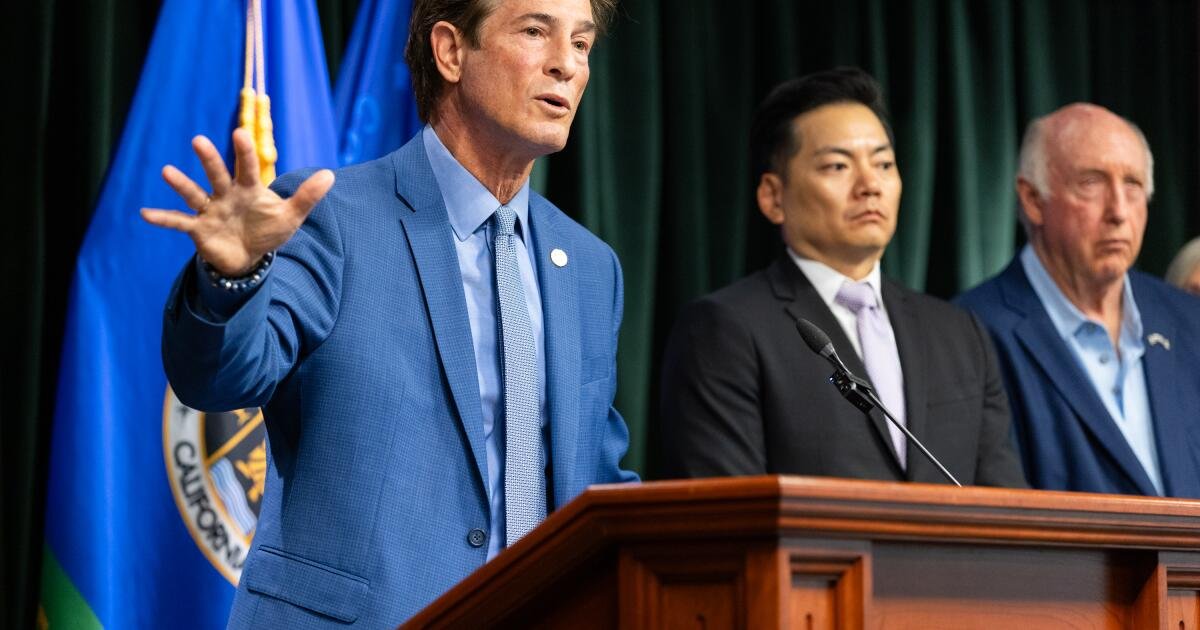 Read more about the article D.A. reduces charges against LAPD officer who recorded racist remarks by fellow cops