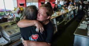 Read more about the article Lake Balboa’s Heart’s Coffee Shop serves final meal after 47 years