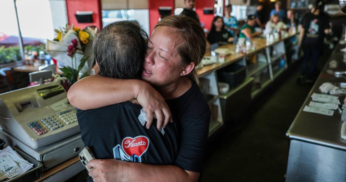 You are currently viewing Lake Balboa’s Heart’s Coffee Shop serves final meal after 47 years