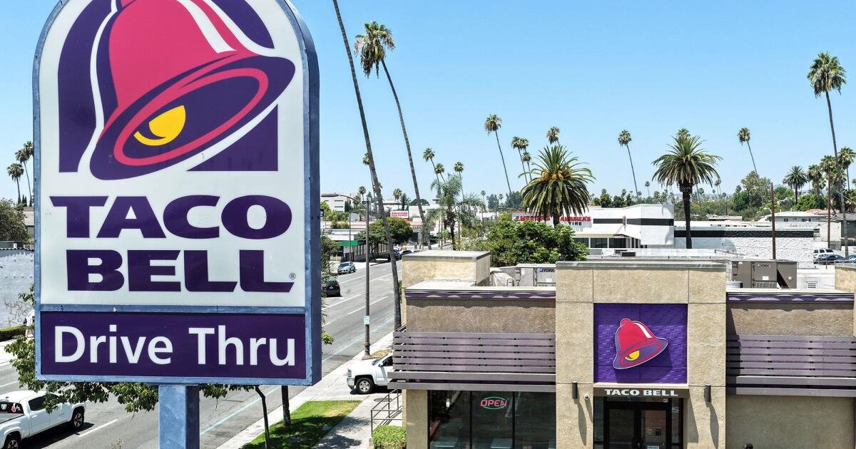 You are currently viewing Taco Bell knew of parasite outbreak weeks before nationwide lettuce warning