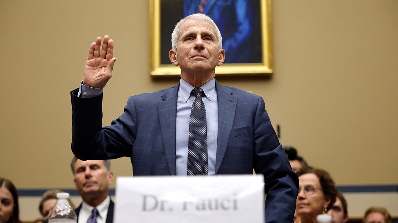 You are currently viewing Fauci discussed COVID mRNA vaccine concerns for pregnant women in text chain released by Senate committee