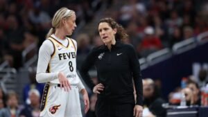 Read more about the article Fever coach Stephanie White launches fiery defense of herself after Sophie Cunningham hit