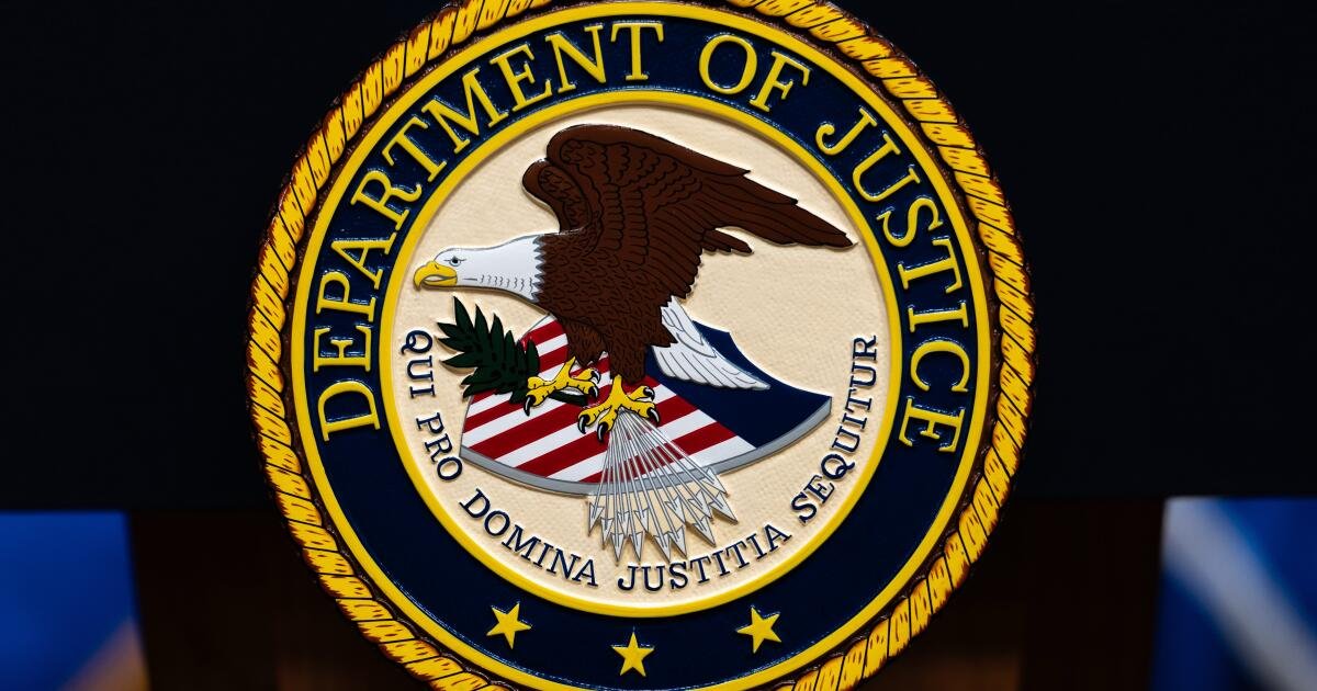 You are currently viewing U.S. government charges 11 people in scheme to obtain green cards through sham marriages