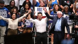 Read more about the article Ocasio-Cortez, Sanders still fundraise through ActBlue amid probe