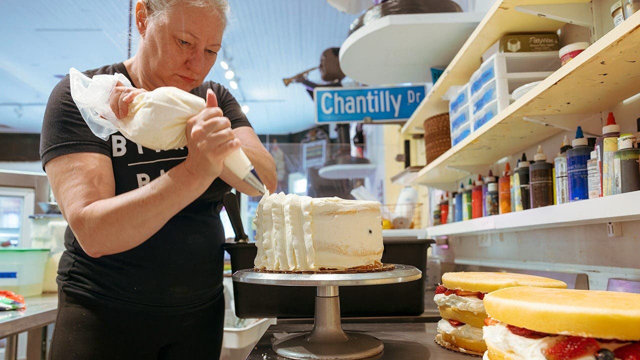 You are currently viewing Whole Foods Berry Chantilly Cake has cult following and fans say it’s worth the hype